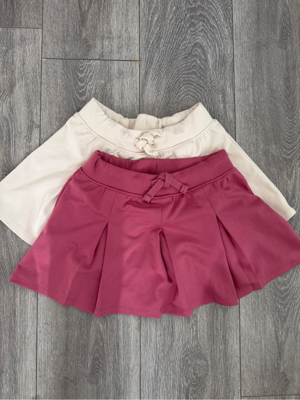 Girls Cat & Jack Pleated Circle Skirts S 6/7 in Cream and Deep Pink